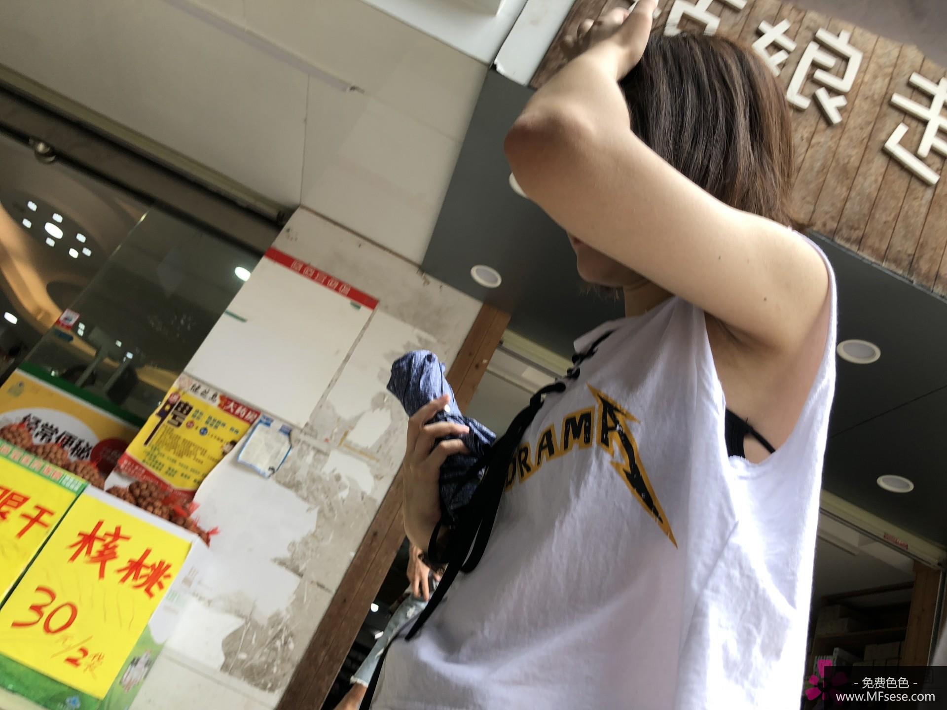 1333314p53a99a3ax6phx2.jpg