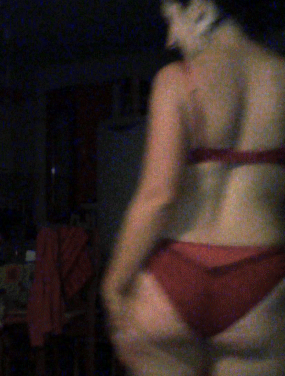 hot_mature_woman_14.gif