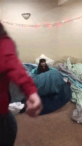 t017bee8a84549a839b.gif