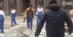 0554155342cc65198eb5589b1c5e746a.gif