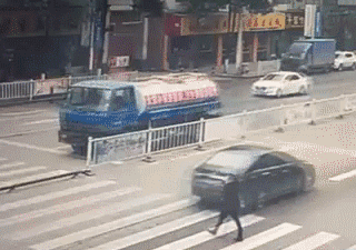 5b69ff0808c999df2e7cbddc6c4110e9.gif
