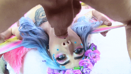 cosplay_slut_11.gif