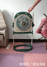 t01c5a448329d8d57ee.gif