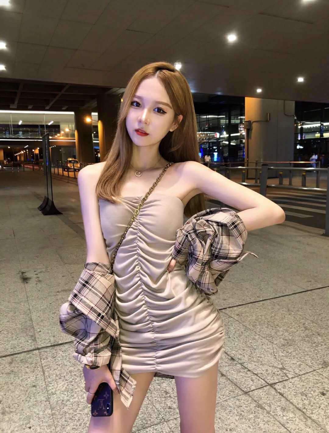 f7bd205f3cf90bbe1a857663b5f0819c.jpg