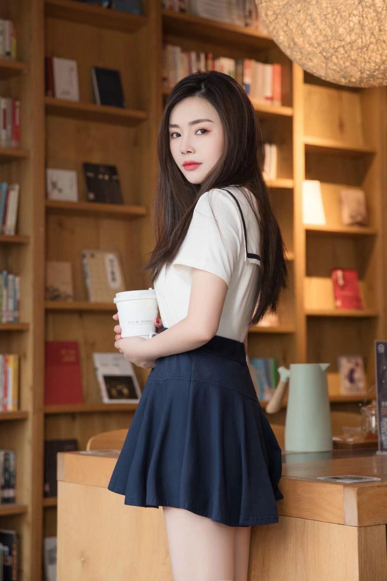 2cc9e99a9653cf08f2e7a4bbff05e893.jpg