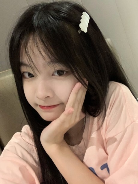 刚刚出道妹妹兼职